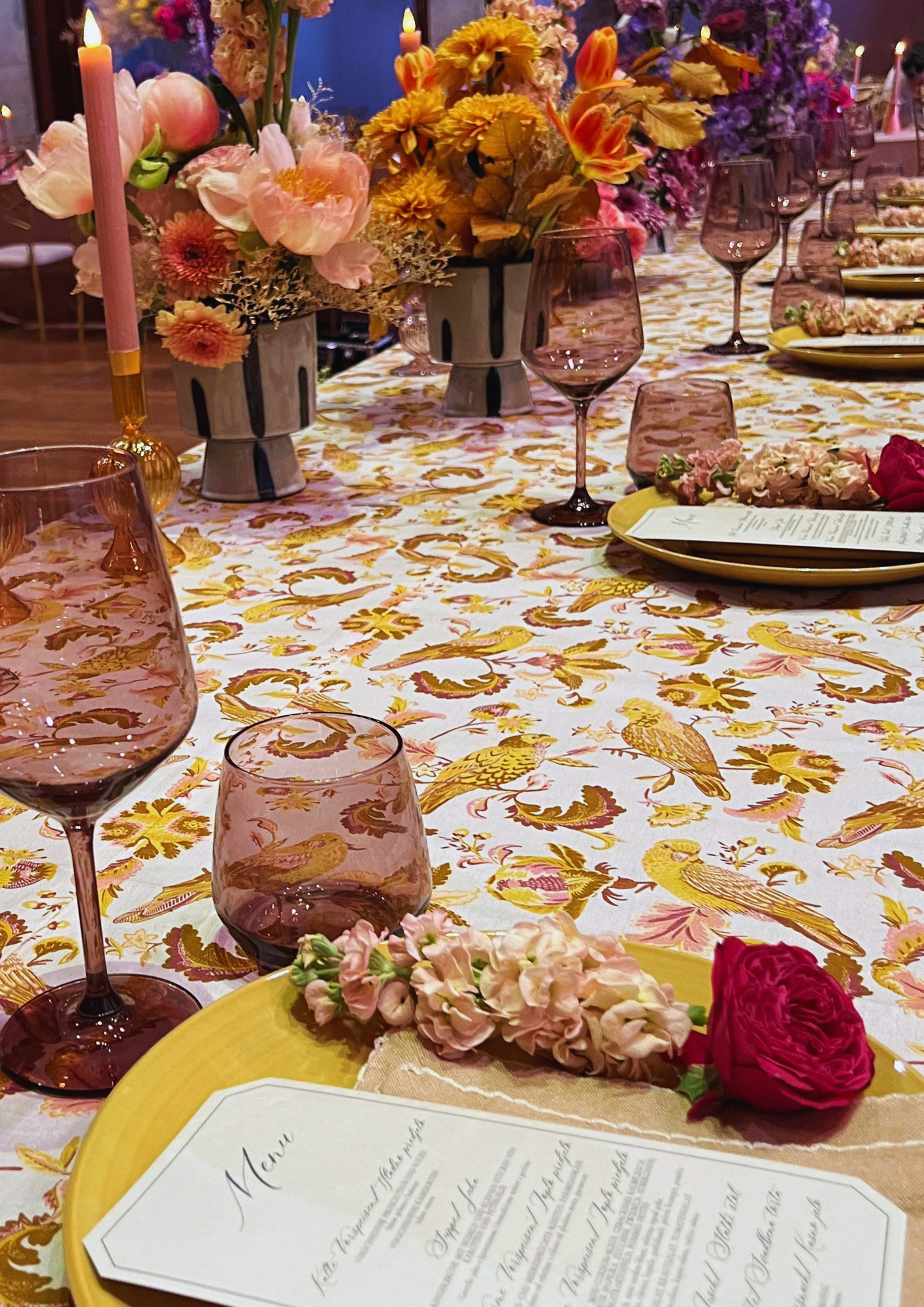 Tablecloth with bird pattern