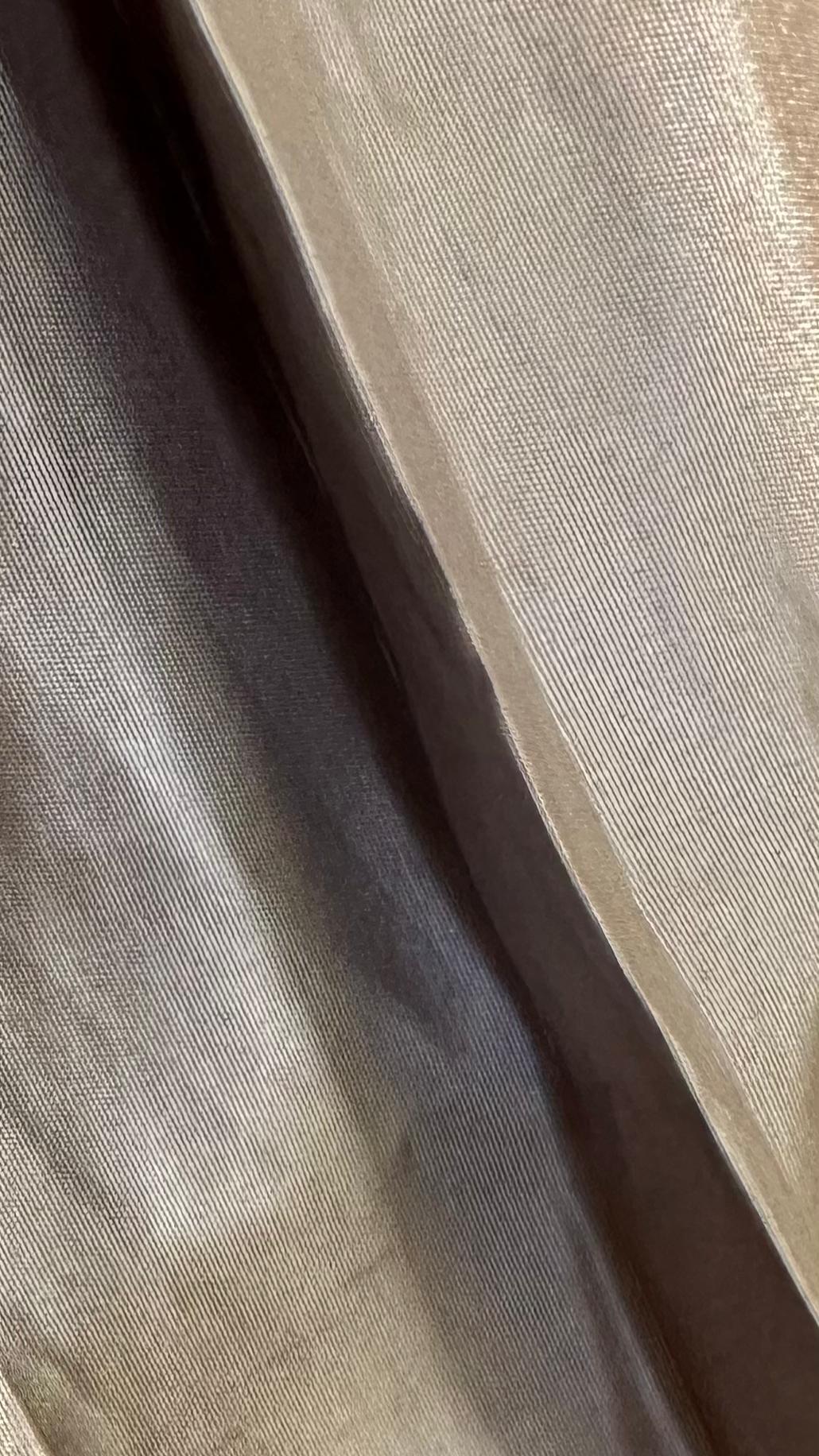 Smeđa organdi svilena tkanina