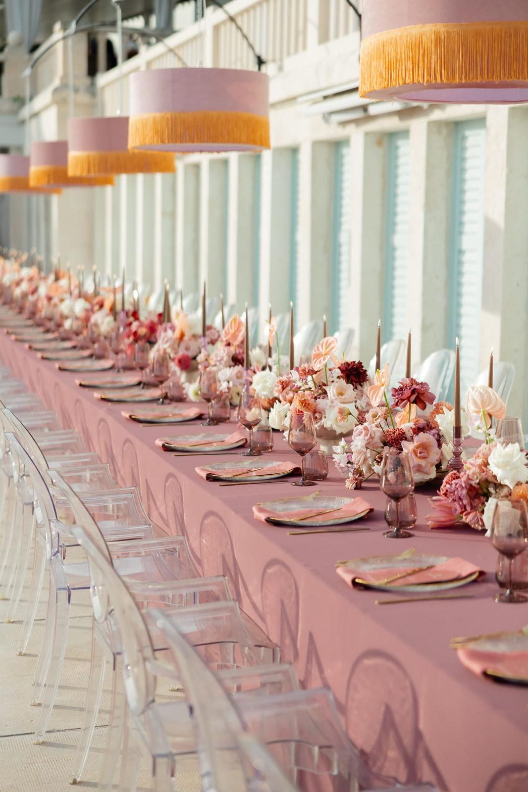 Tablecloth in a pale pink color